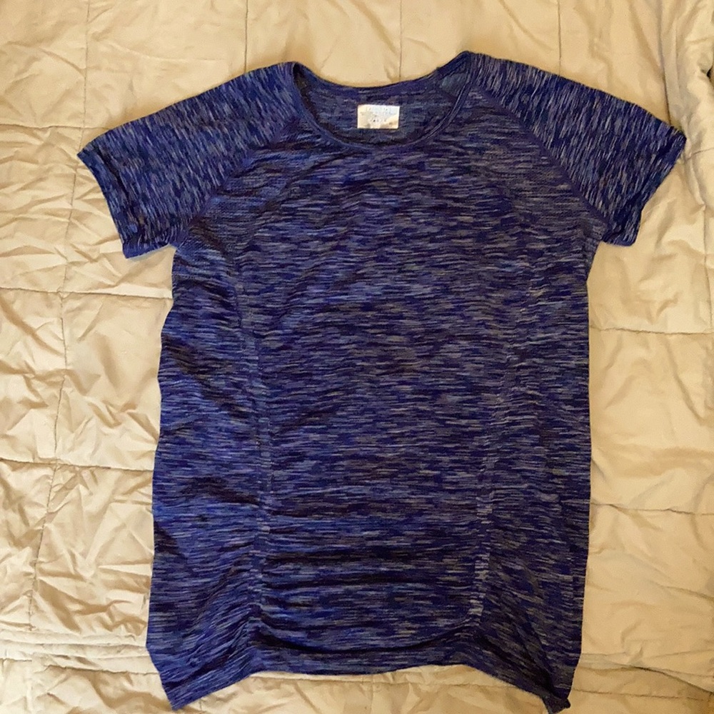Athleta XL woman’s exercise shirt